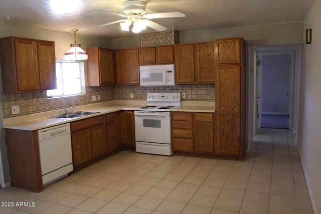 910 S Una Avenue, Tempe, AZ 85281