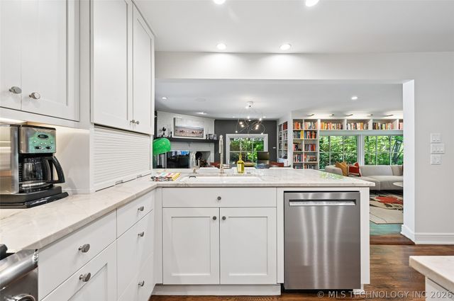 1203 E 30th Place, Tulsa, OK 74114