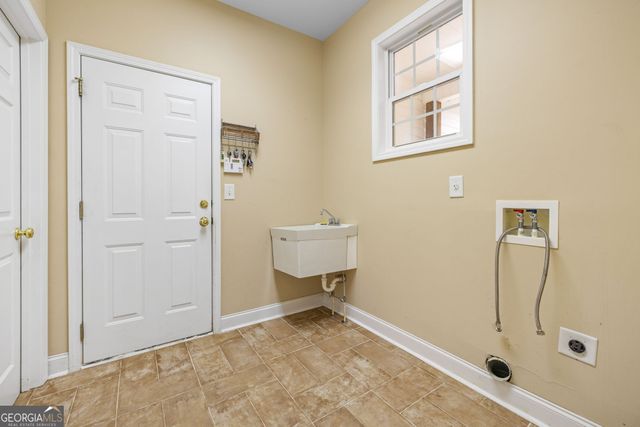 7913 Pea Ridge Road, Lula, GA 30554