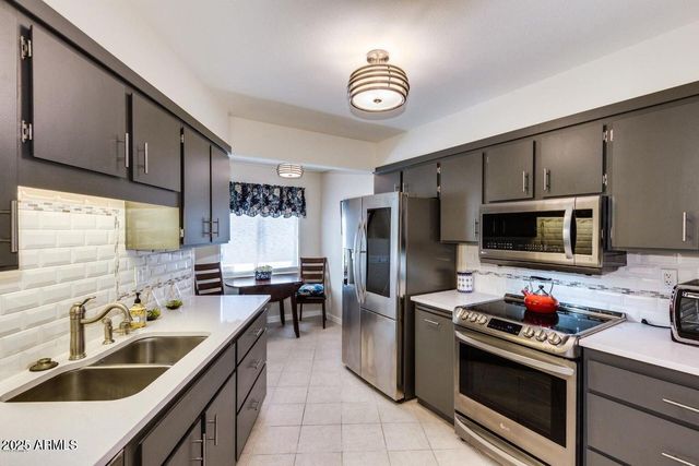 10238 W CAMPANA Drive, Sun City, AZ 85351