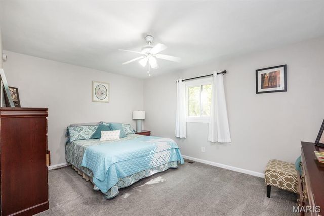 2001 Tiffany Drive, Belleville, IL 62223