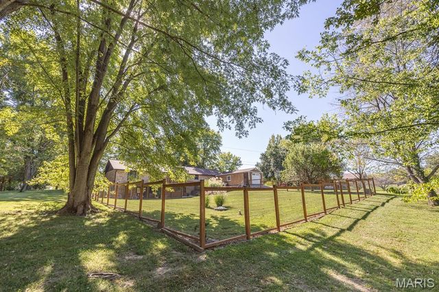 2001 Tiffany Drive, Belleville, IL 62223