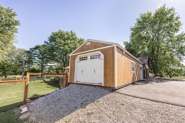 2001 Tiffany Drive, Belleville, IL 62223