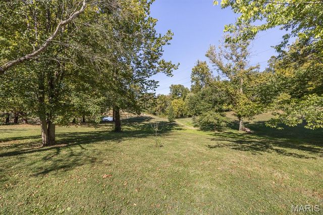2001 Tiffany Drive, Belleville, IL 62223