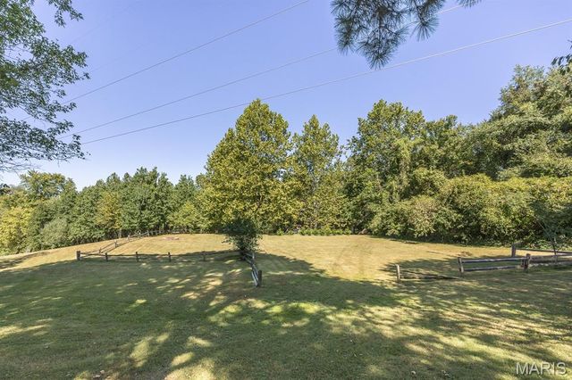 2001 Tiffany Drive, Belleville, IL 62223