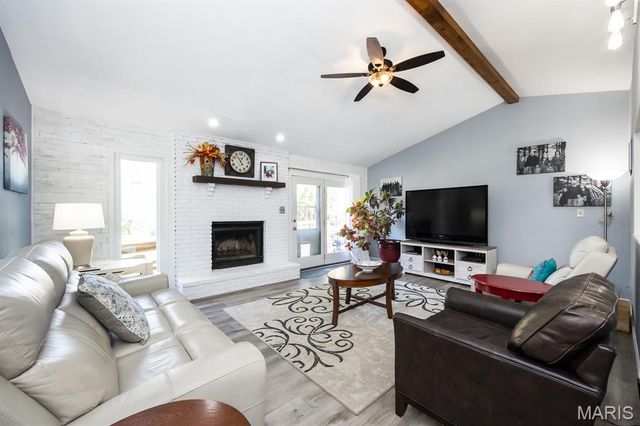 2001 Tiffany Drive, Belleville, IL 62223