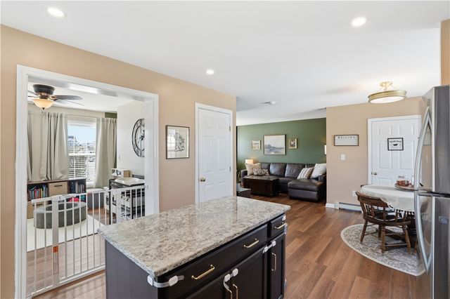 12 Dean Court, Warwick, RI 02889