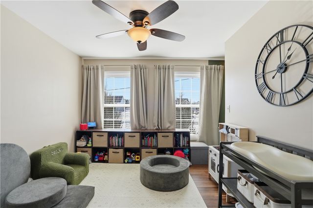 12 Dean Court, Warwick, RI 02889