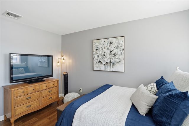 12 Dean Court, Warwick, RI 02889