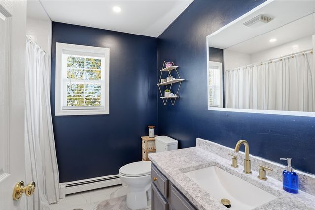 12 Dean Court, Warwick, RI 02889