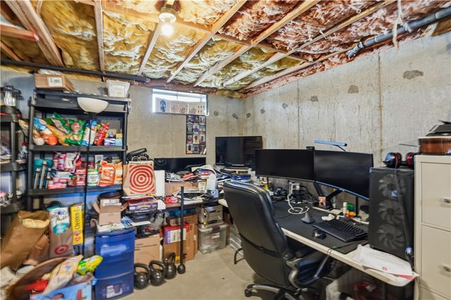 12 Dean Court, Warwick, RI 02889