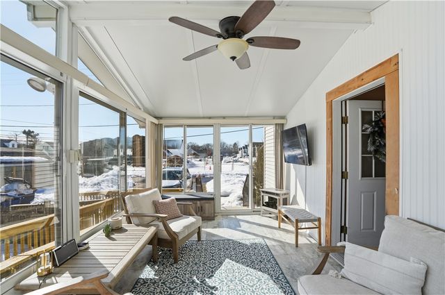 12 Dean Court, Warwick, RI 02889