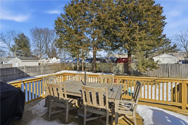 12 Dean Court, Warwick, RI 02889