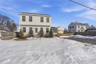 12 Dean Court, Warwick, RI 02889