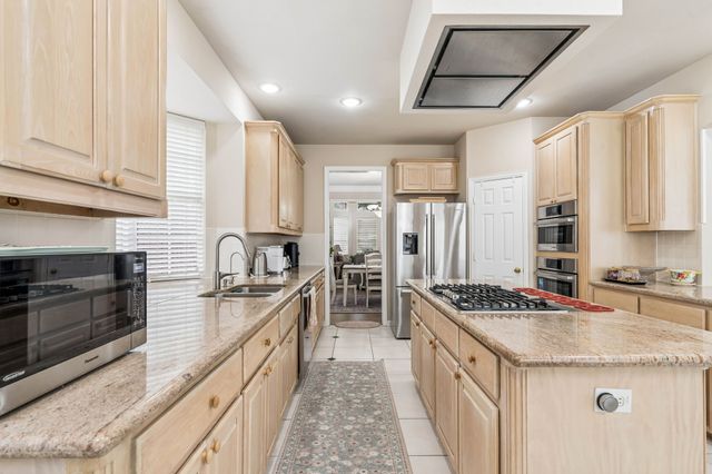 1649 Mcgee Lane, Carrollton, TX 75010