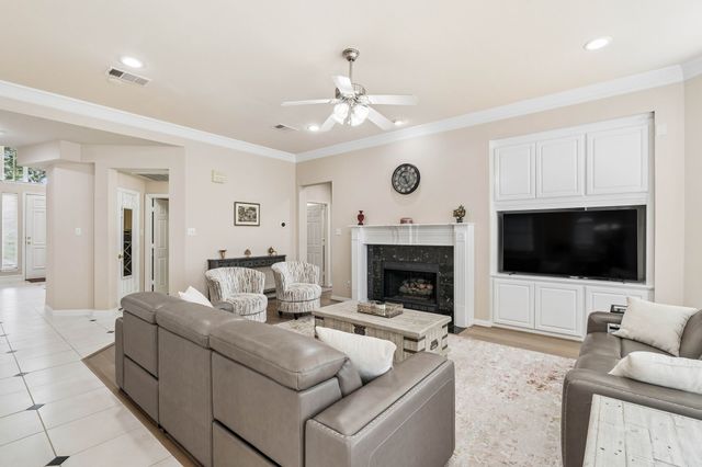 1649 Mcgee Lane, Carrollton, TX 75010