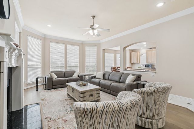 1649 Mcgee Lane, Carrollton, TX 75010