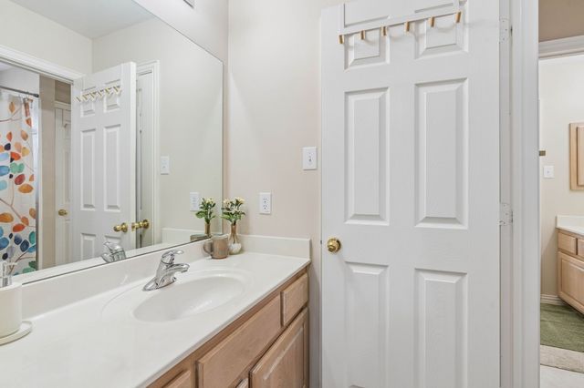 1649 Mcgee Lane, Carrollton, TX 75010