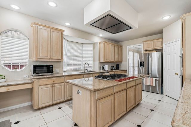 1649 Mcgee Lane, Carrollton, TX 75010