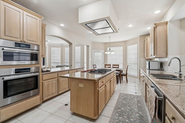 1649 Mcgee Lane, Carrollton, TX 75010
