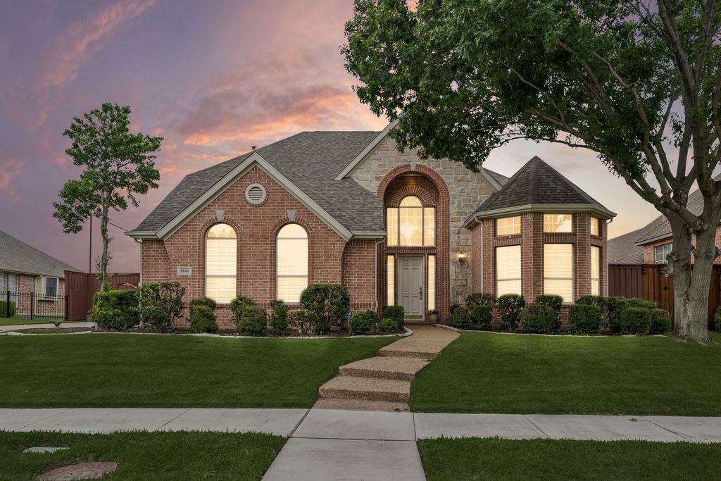 1649 Mcgee Lane, Carrollton, TX 75010