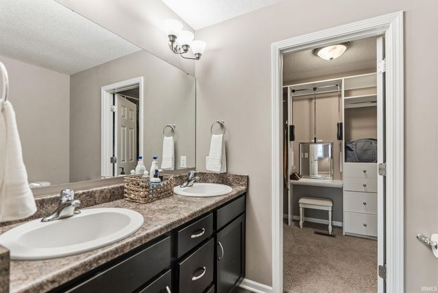 812 Crimson Cove, Fort Wayne, IN 46845