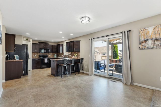 812 Crimson Cove, Fort Wayne, IN 46845