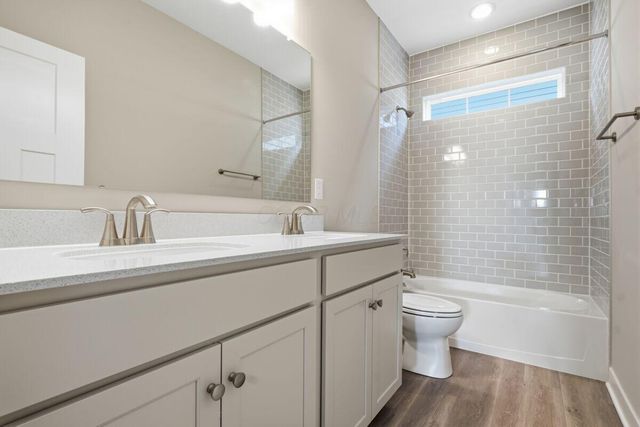 4545 Corsican Loop E, Hilliard, OH 43026