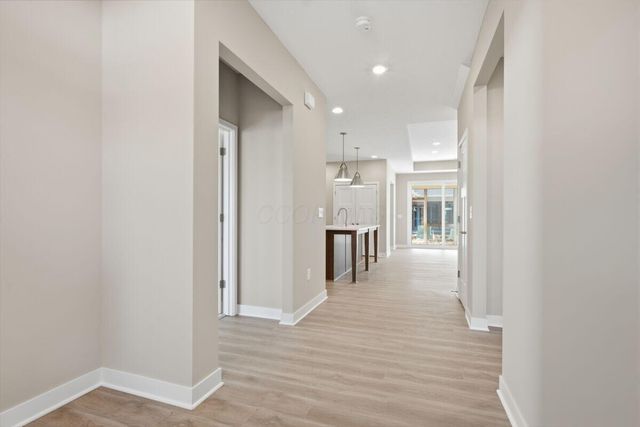 4545 Corsican Loop E, Hilliard, OH 43026