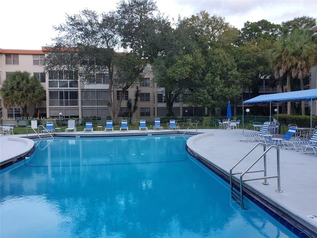 2601 NW 48th Ter 146, Lauderdale Lakes, FL 33313