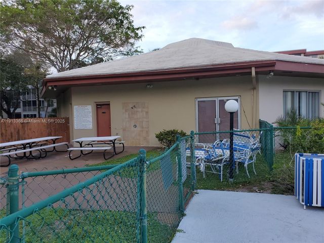 2601 NW 48th Ter 146, Lauderdale Lakes, FL 33313