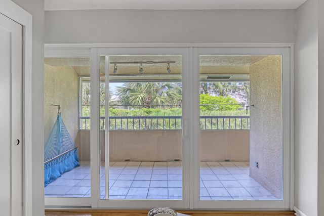 1100 Surf Road 104, West Palm Beach, FL 33404