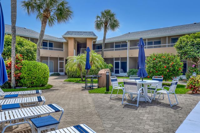 1100 Surf Road 104, West Palm Beach, FL 33404