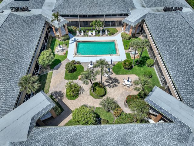 1100 Surf Road 104, West Palm Beach, FL 33404