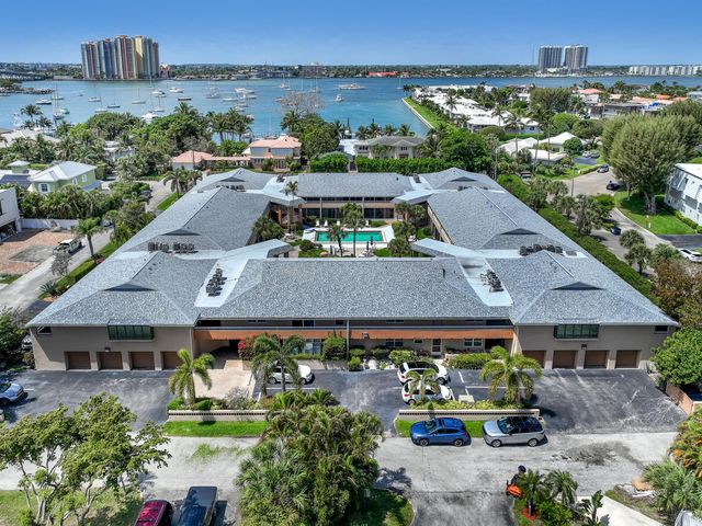 1100 Surf Road 104, West Palm Beach, FL 33404