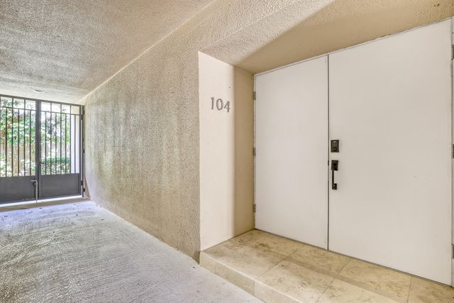 1100 Surf Road 104, West Palm Beach, FL 33404