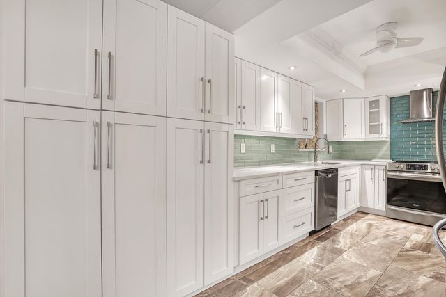 1100 Surf Road 104, West Palm Beach, FL 33404