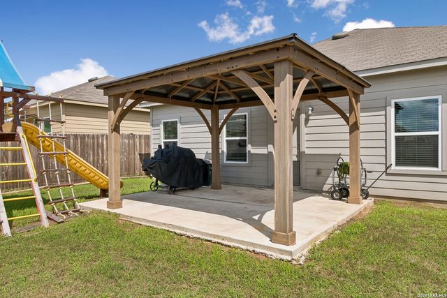 13003 HEATHERS REEF, St Hedwig, TX 78152