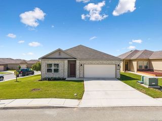 13003 HEATHERS REEF, St Hedwig, TX 78152