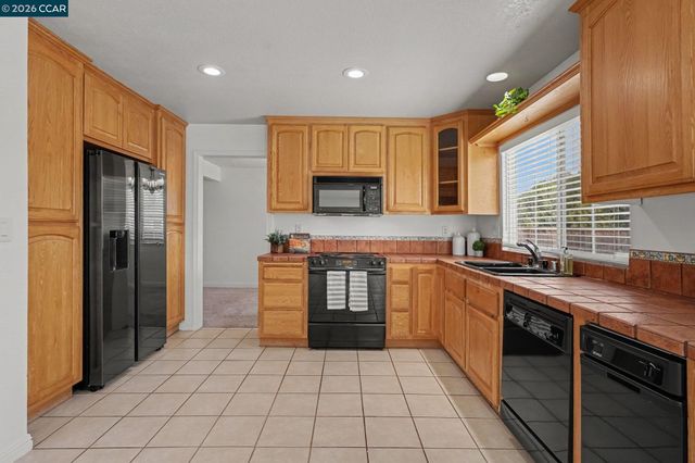 3727 Arlington Cir, Pittsburg, CA 94565