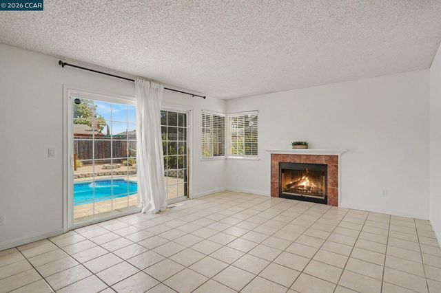 3727 Arlington Cir, Pittsburg, CA 94565