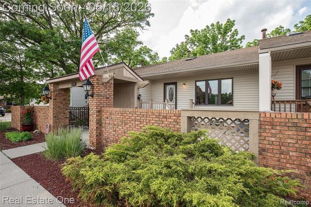 62292 Yorktown Drive 2, South Lyon, MI 48178