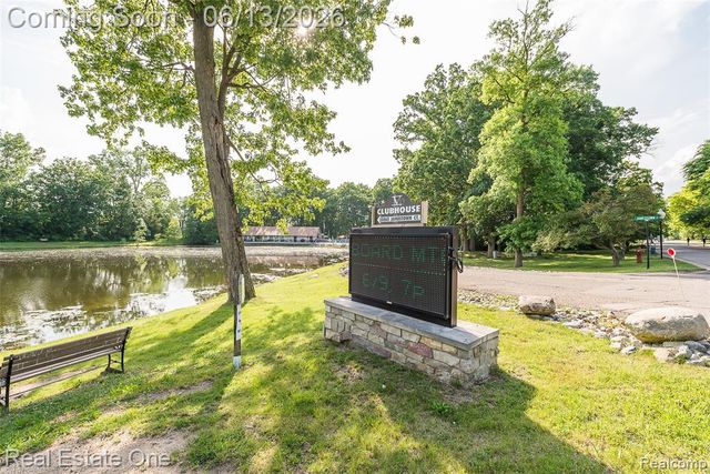 62292 Yorktown Drive 2, South Lyon, MI 48178