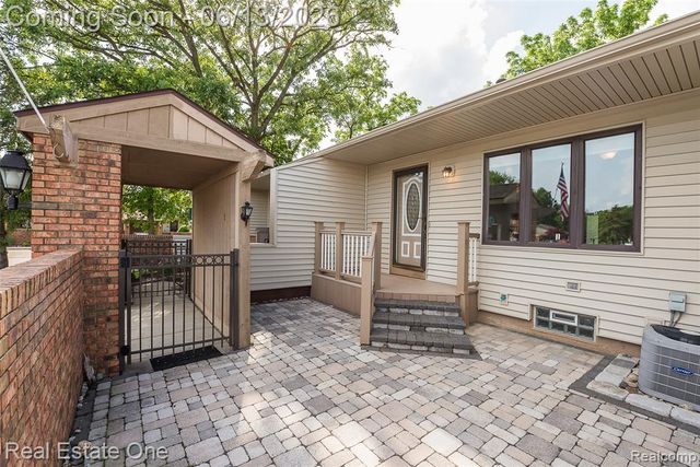 62292 Yorktown Drive 2, South Lyon, MI 48178