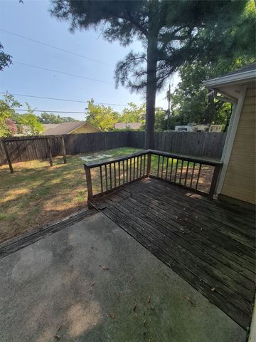 1719 W Parnell Street, Denison, TX 75020