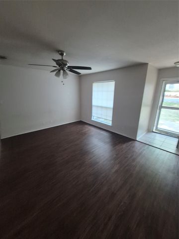 1719 W Parnell Street, Denison, TX 75020