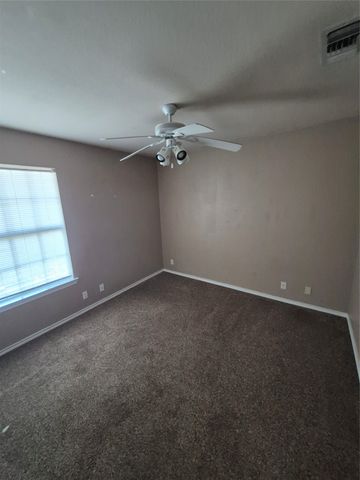 1719 W Parnell Street, Denison, TX 75020