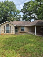 1719 W Parnell Street, Denison, TX 75020