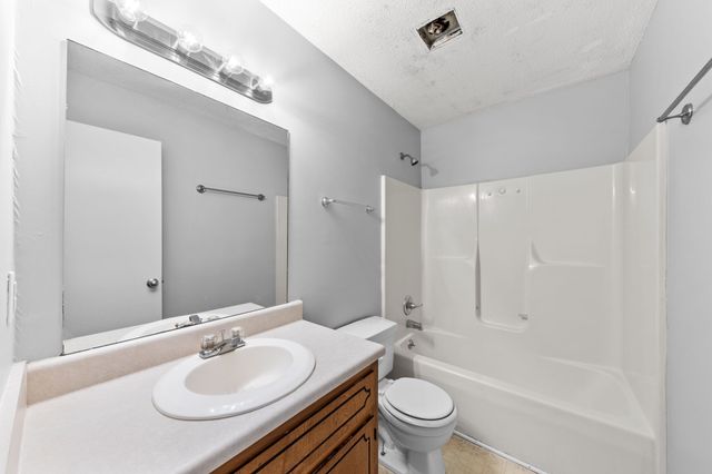 133 E St, Clarksville, TN 37042