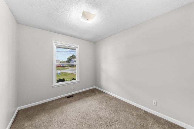 133 E St, Clarksville, TN 37042